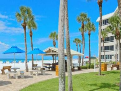This 2 bedroom has GULF Views Best Beach Community on Siesta